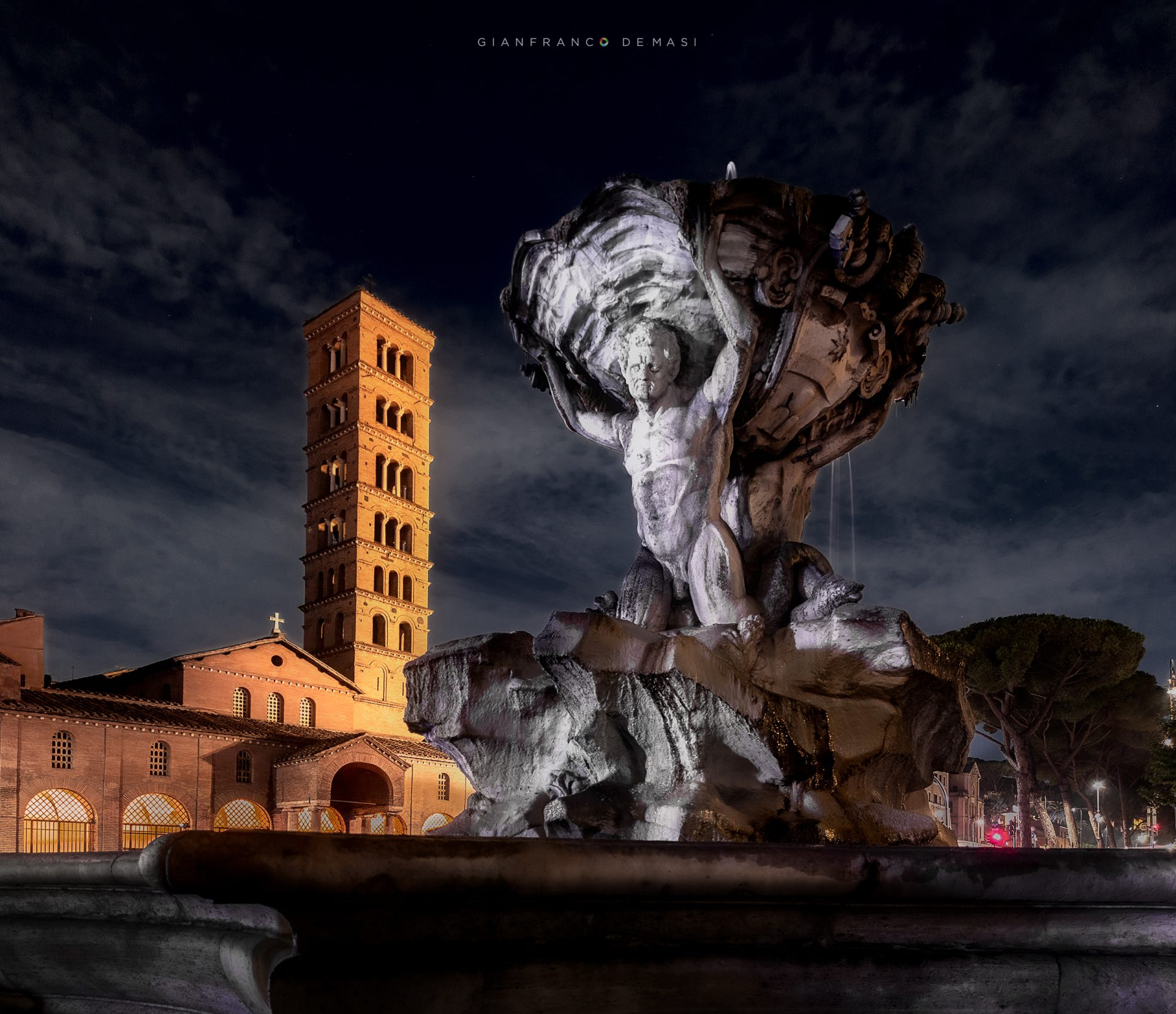 Fontana dei Tritoni e Basilica di Santa Maria in Cosmedin in Piazza Bocca della Verità - Roma, 2021